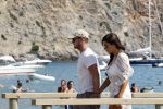 ibiza 12 augustus 2011
Wesley Sneijder en zijn vrouw Yolanthe Sneijder Cabau v Kasbergen zijn een paar dagen op vakantie op ibiza en zitten egzellig bij de populaire strandtent Blue Marlin.
Peter Smulders bv