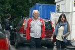 Amsterdam 30 juli 2011
Youp van t Hek en zijn vrouw Debby petter laten aan hun kinderen Sterre Anna en Julius hun nieuwe huis zien.
Peter Smulders bv