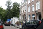 Amsterdam 30 juli 2011
Youp van t Hek en zijn vrouw Debby petter laten aan hun kinderen Sterre Anna en Julius hun nieuwe huis zien.
Peter Smulders bv