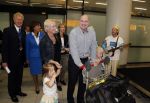 Schiphol 20 juli 2012
Andre Kuipers wordt op schiphol opgehaald door zijn vrouw en kinderen na zijn ruimtereis.
Peter Smulders bv