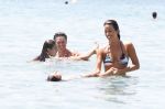 ibiza 31 juli 2012
Rick en Annemarie Engelkes op het strand en in de zee met hun dochters .
Peter Smulders bv