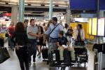 Schiphol 28 juni 2012
Badr Hari Estelle Cruijff Joelle en Maxim Gullit arriveren op schiphol na vakantie op Sardinie.
Peter Smulders bv