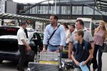 Schiphol 28 juni 2012
Badr Hari Estelle Cruijff Joelle en Maxim Gullit arriveren op schiphol na vakantie op Sardinie.
Peter Smulders bv