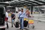Schiphol 28 juni 2012
Badr Hari Estelle Cruijff Joelle en Maxim Gullit arriveren op schiphol na vakantie op Sardinie.
Peter Smulders bv