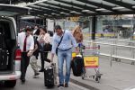 Schiphol 28 juni 2012
Badr Hari Estelle Cruijff Joelle en Maxim Gullit arriveren op schiphol na vakantie op Sardinie.
Peter Smulders bv
