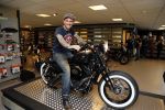 Amsterdam 21 juni 2012
Ben Saunders met zijn nieuwe speciale Harley Davidson.
Peter Smulders bv