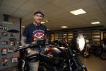 Amsterdam 21 juni 2012
Ben Saunders met zijn nieuwe speciale Harley Davidson.
Peter Smulders bv