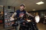 Amsterdam 21 juni 2012
Ben Saunders met zijn nieuwe speciale Harley Davidson.
Peter Smulders bv