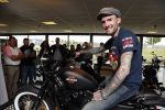 Amsterdam 21 juni 2012
Ben Saunders met zijn nieuwe speciale Harley Davidson.
Peter Smulders bv