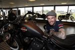 Amsterdam 21 juni 2012
Ben Saunders met zijn nieuwe speciale Harley Davidson.
Peter Smulders bv