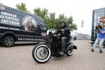 Amsterdam 21 juni 2012
Ben Saunders met zijn nieuwe speciale Harley Davidson.
Peter Smulders bv