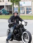 Amsterdam 21 juni 2012
Ben Saunders met zijn nieuwe speciale Harley Davidson.
Peter Smulders bv