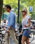 Amsterdam 28 juli 2012
Chantal janzen met vriend Marco op de cornelis schuytstraat.
Peter Smulders bv