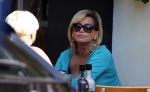 Amsterdam 26 juli 2012
Connie Breukhoven met een vrienin op terras.
Peter Smulders bv