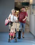 ibiza 1 augustus 2012
Dennis Weening met gebroken enkel en vrouw en dochter op het vliegveld van ibiza.
Peter Smulders bv