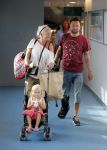 ibiza 1 augustus 2012
Dennis Weening met gebroken enkel en vrouw en dochter op het vliegveld van ibiza.
Peter Smulders bv