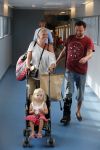 ibiza 1 augustus 2012
Dennis Weening met gebroken enkel en vrouw en dochter op het vliegveld van ibiza.
Peter Smulders bv