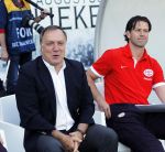 Waalwijk, 11 Augustus 2012
Eerste kompetitiewedstrijd in het nieuwe seizoen 2012/2013 tussen RKC-PSV, eindstand 3-2
Dick Advocaat met Ernest Stewart en Mart v d Heuvel
Foto Peter Smulders BV