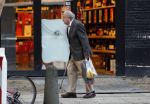 Amsterdam 6 augustus 2012
Eli Asser doet boodschappen.
Peter Smulders bv
