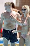 Ibiza 30 juli 2012
Wendy v Dijk met Erland Galjaard Lizzy Sem Mik en haar moeder in het aquapark op ibiza.
Peter Smulders bv