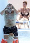 Ibiza 30 juli 2012
Wendy v Dijk met Erland Galjaard Lizzy Sem Mik en haar moeder in het aquapark op ibiza.
Peter Smulders bv