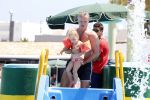 Ibiza 30 juli 2012
Wendy v Dijk met Erland Galjaard Lizzy Sem Mik en haar moeder in het aquapark op ibiza.
Peter Smulders bv