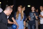 Amsterdam 22 juni 2012
Badr Hari bowlen met Maxim en Joelle Gullit en Estell Cruijff.
Peter Smulders bv