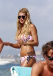 ibiza 29 juli 2012
Estelle Cruijff en Angela v Hulten bij coco beach op het strand.
Peter Smulders bv
