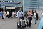 Schiphol 28 juni 2012
Badr Hari Estelle Cruijff Joelle en Maxim Gullit arriveren op schiphol na vakantie op Sardinie.
Peter Smulders bv