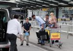 Schiphol 28 juni 2012
Badr Hari Estelle Cruijff Joelle en Maxim Gullit arriveren op schiphol na vakantie op Sardinie.
Peter Smulders bv
