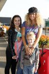Schiphol 23 juli 2012
Fajah Lourens met zoon en dochter op schiphol. Ze wordt afgezet door een hele goede vriend.
Peter Smulders bv