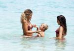 ibiza 29 juli 2012
Fajah Lourens met haar 2 kinderen op vakantie op ibiza.
Peter Smulders bv