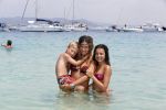 ibiza 29 juli 2012
Fajah Lourens met haar 2 kinderen op vakantie op ibiza.
Peter Smulders bv