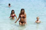 ibiza 29 juli 2012
Fajah Lourens met haar 2 kinderen op vakantie op ibiza.
Peter Smulders bv
