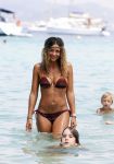 ibiza 29 juli 2012
Fajah Lourens met haar 2 kinderen op vakantie op ibiza.
Peter Smulders bv