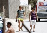 ibiza 1 augustus 2012
Ferry Doedens met zijn nieuwe vriend Nuno Azevedo op het strand bij el seriquito.
Peter Smulders bv