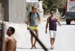 ibiza 1 augustus 2012
Ferry Doedens met zijn nieuwe vriend Nuno Azevedo op het strand bij el seriquito.
Peter Smulders bv