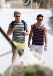 ibiza 1 augustus 2012
Ferry Doedens met zijn nieuwe vriend Nuno Azevedo op het strand bij el seriquito.
Peter Smulders bv