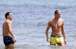 ibiza 1 augustus 2012
Ferry Doedens met zijn nieuwe vriend Nuno Azevedo op het strand bij el seriquito.
Peter Smulders bv