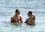 ibiza 1 augustus 2012
Ferry Doedens met zijn nieuwe vriend Nuno Azevedo op het strand bij el seriquito.
Peter Smulders bv