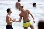 ibiza 1 augustus 2012
Ferry Doedens met zijn nieuwe vriend Nuno Azevedo op het strand bij el seriquito.
Peter Smulders bv