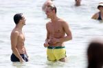 ibiza 1 augustus 2012
Ferry Doedens met zijn nieuwe vriend Nuno Azevedo op het strand bij el seriquito.
Peter Smulders bv