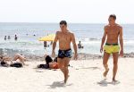 ibiza 1 augustus 2012
Ferry Doedens met zijn nieuwe vriend Nuno Azevedo op het strand bij el seriquito.
Peter Smulders bv