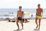 ibiza 1 augustus 2012
Ferry Doedens met zijn nieuwe vriend Nuno Azevedo op het strand bij el seriquito.
Peter Smulders bv