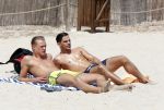 ibiza 1 augustus 2012
Ferry Doedens met zijn nieuwe vriend Nuno Azevedo op het strand bij el seriquito.
Peter Smulders bv