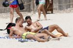 ibiza 1 augustus 2012
Ferry Doedens met zijn nieuwe vriend Nuno Azevedo op het strand bij el seriquito.
Peter Smulders bv