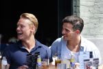 Amsterdam 26 juli 2012
Ferry Doedens met zijn  nieuwe vriend Nuno Azevedo op terras.
Peter Smulders bv