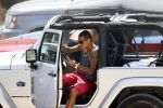 ibiza 11 juli 2012
Gregory v d Wiel met een vriend op vakantie op ibiza. Gregory heeft een stoere Jeep cabrio gehuurd.
Peter Smulders bv
