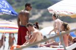 ibiza 11 juli 2012
Gregory v d Wiel met een vriend op vakantie op ibiza. Gregory heeft een stoere Jeep cabrio gehuurd.
Peter Smulders bv