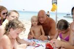 Ibiza 11 juli 2012
Herman den Blijker en zijn vrouw Jacqueline vieren de 4e verjaardag van hun zoon Matz bij coco beach.
Peter Smulders bv